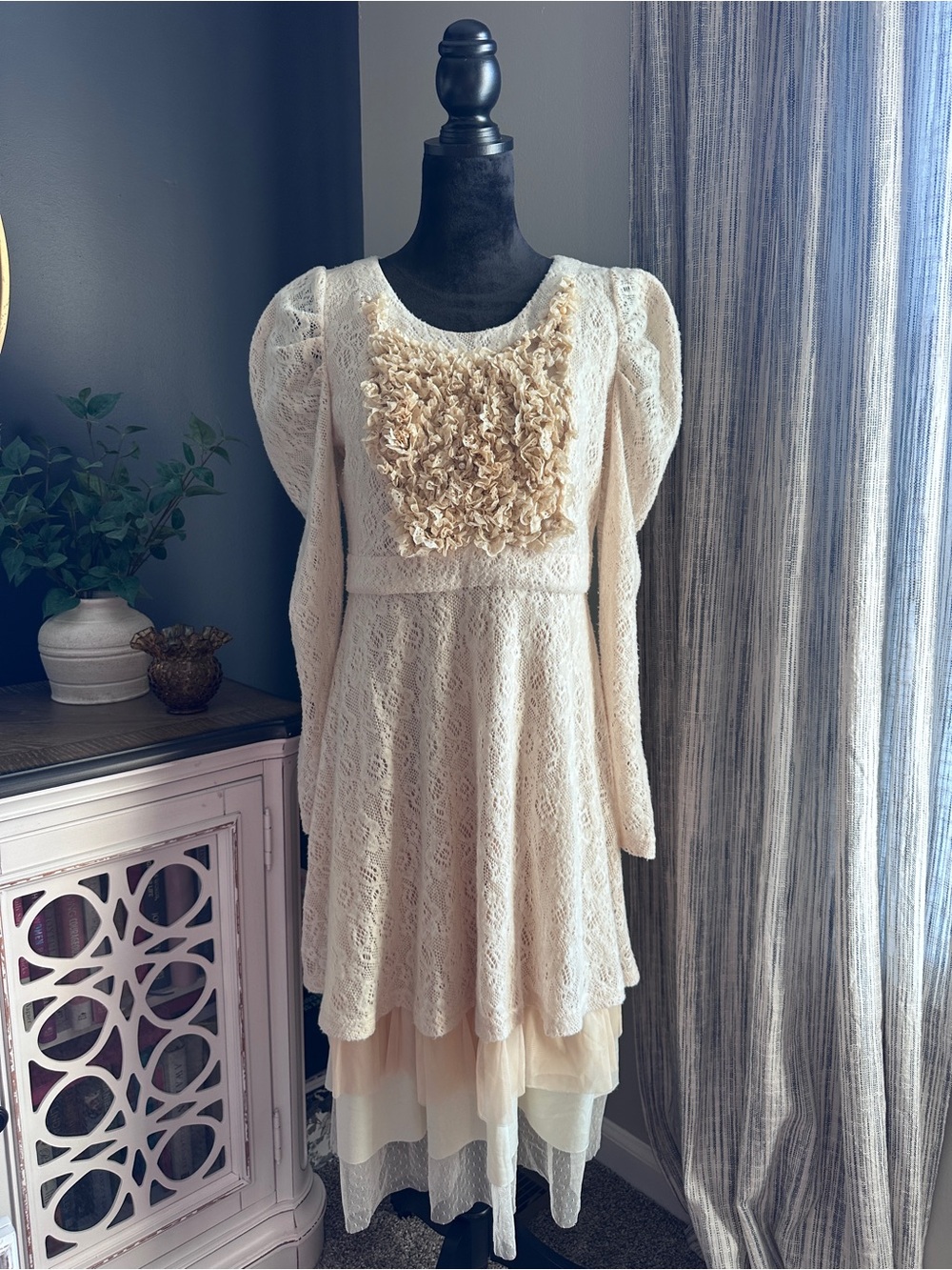 Dainty Jewell’s Ivory Lace Ruffle Layered Modest Midi Dress M